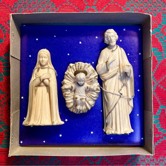 Vintage Nativity Set - Picture 3 of 10